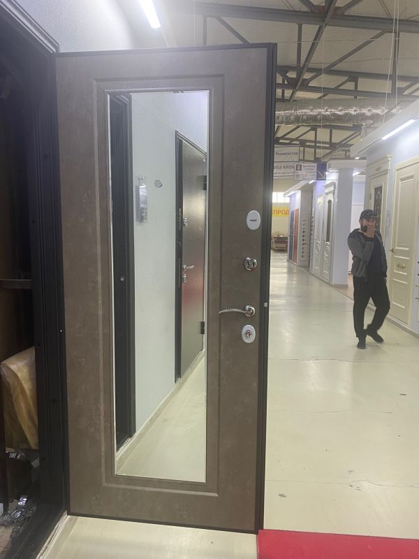 Дверь DELTA-M 10 (950, 2050, R, черный шелк, VDM-2, ПВХ Бетон темный, СК6М, хром, НАКЛ, -, -) (черны